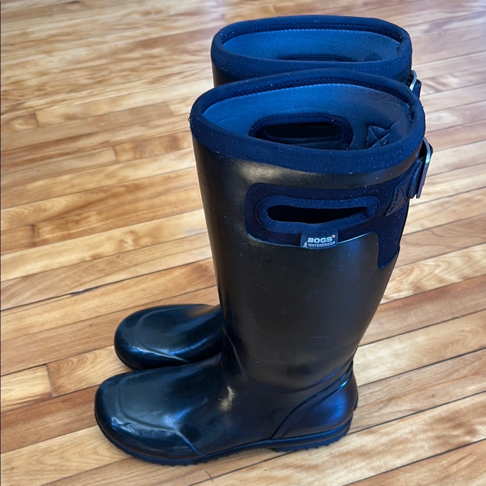 Bogs Waterproof Boots - Picture 3 of 5